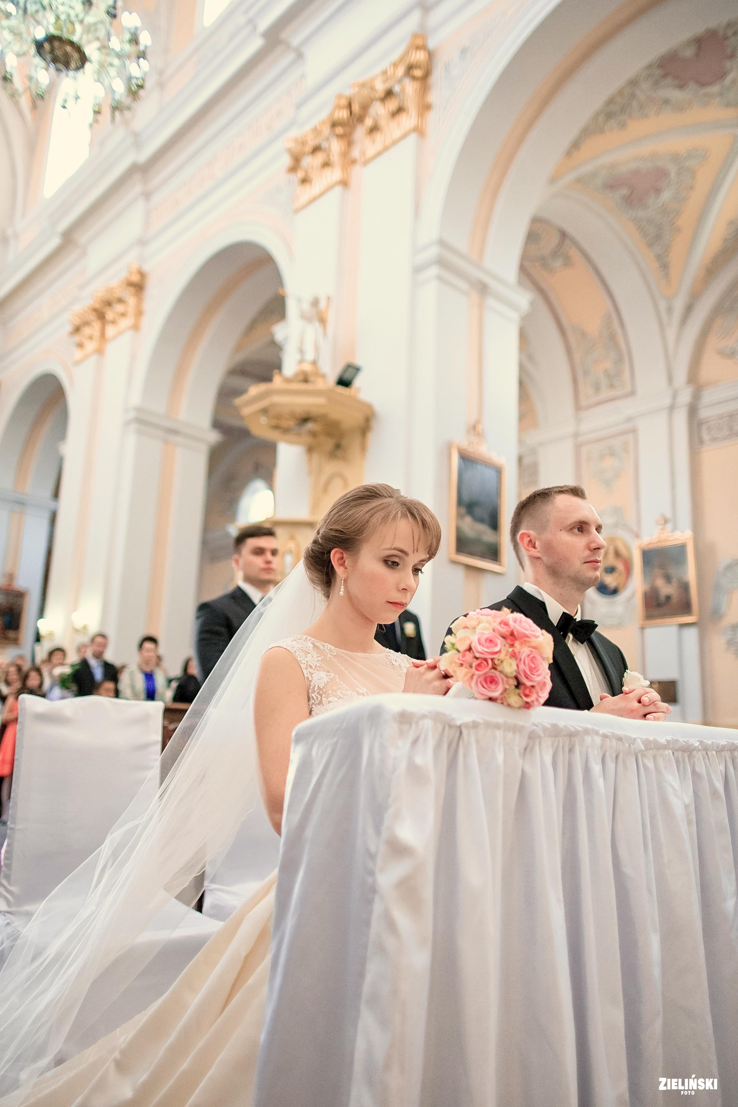 Fotografia ślubna - zdjęcia plenerowe i reportażowe - zdjęcie nr 41