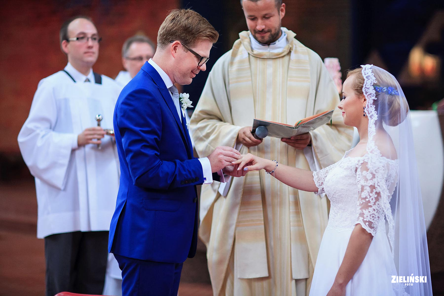 Fotografia ślubna - zdjęcia plenerowe i reportażowe - zdjęcie nr 16