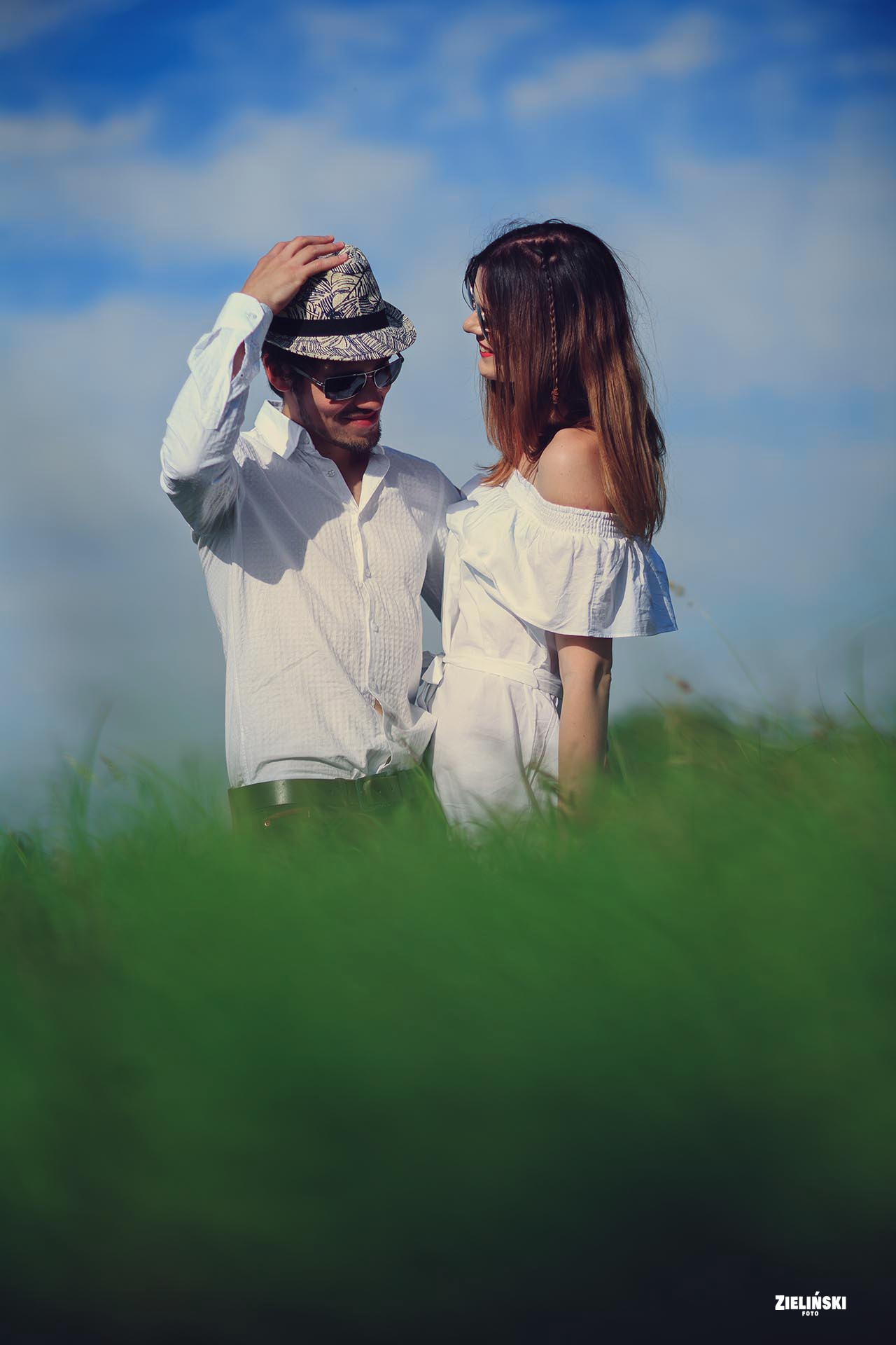 Sesja narzeczeńska na polu pod Lublinem - zdjęcie nr 10
