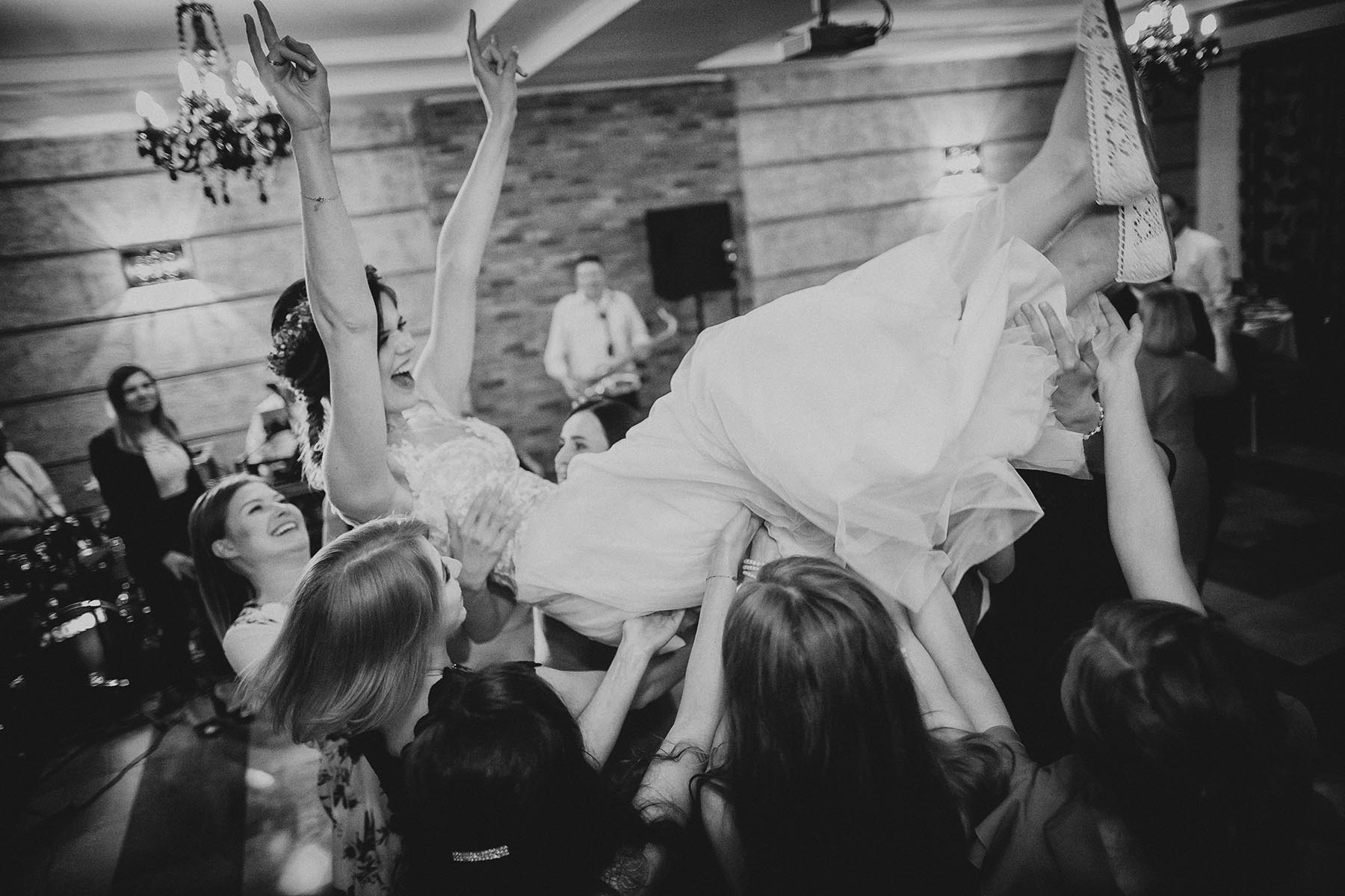 Fotografia ślubna - zdjęcia plenerowe i reportażowe - zdjęcie nr 150