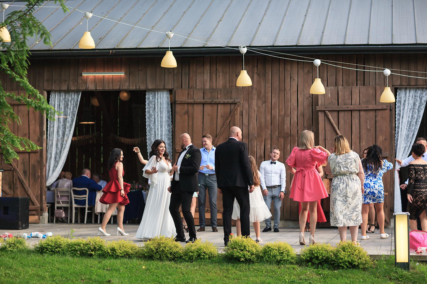 Siedlisko Jabłonna - plenerowy ślub i wesele w drewnianej stodole - zdjęcie nr 37